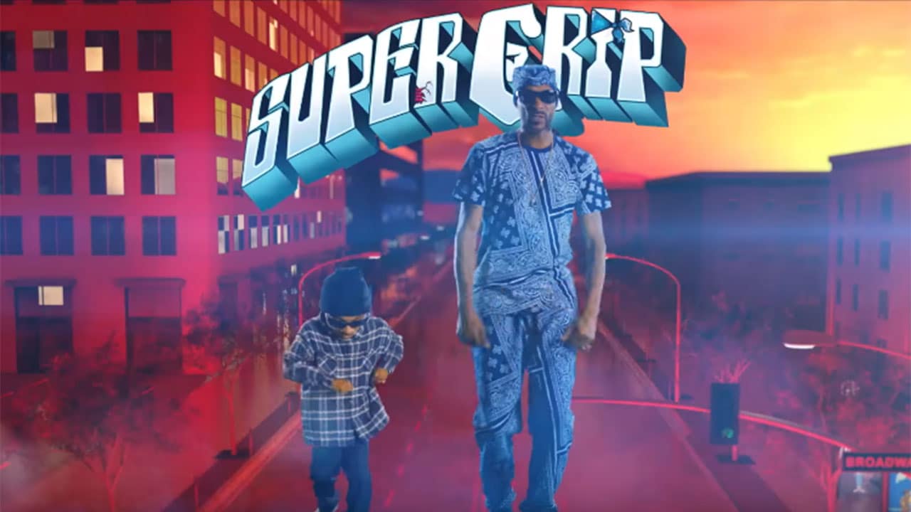 Snoop Dogg renoue avec ses racines de G dans le clip de Super Crip