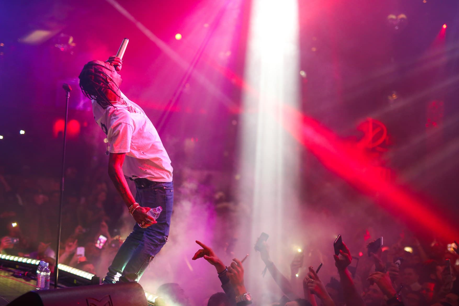 The Nightshow (LIVE in Ottawa, Canada) ft. Travis Scott & Guests – Nilsen Report (Photo : hypebeast)