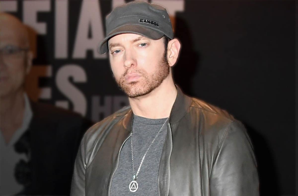 Eminem a félicité la fan qui a découvert le secret de Revival au téléphone