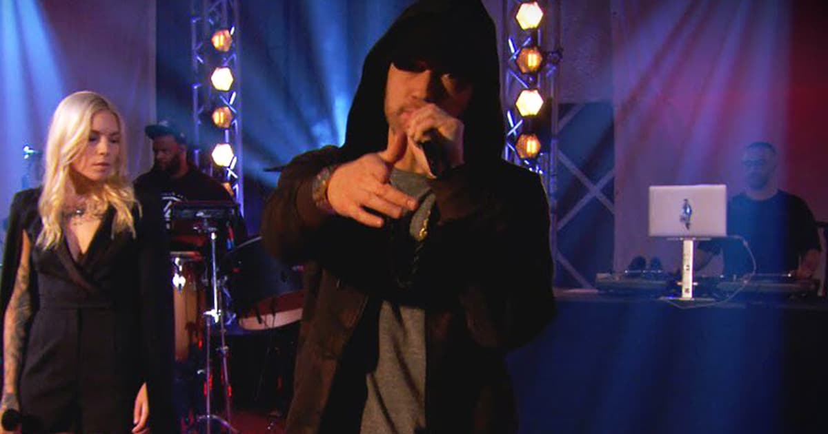 À la veille de la sortie de son nouvel opus, Eminem était de passage à la BBC pour un live un peu spécial