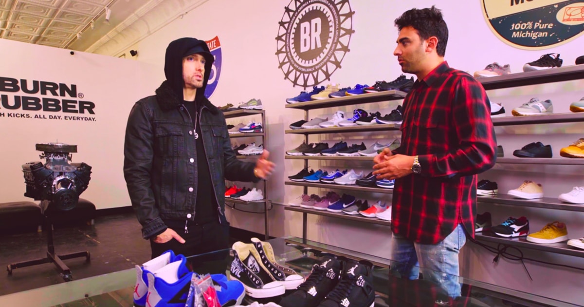 Interrogé sur l'émission Sneakers Shopping, Eminem a déclaré revendre des paires anonymement quelques jours après leurs sorties