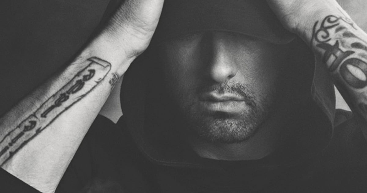 Le nouvel album d'Eminem vient d'être couronné d'un disque d'or en France, un mois quasi jour pour jour après sa sortie. Une performance contrastée. 