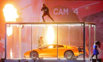 Brit Awards : Kendrick Lamar et Rich the Kid détruisent une Lamborghini sur scène