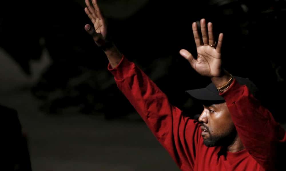 Kanye West écrit un livre de philosophie... sur son compte Twitter