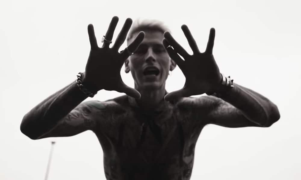 MGK répond violemment à Eminem avec un diss track "Rap Devil"