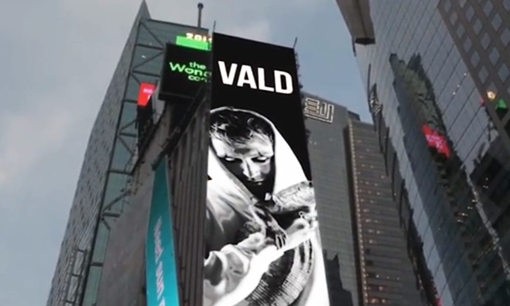 Après le Japon, Vald se paye un panneau publicitaire à New York
