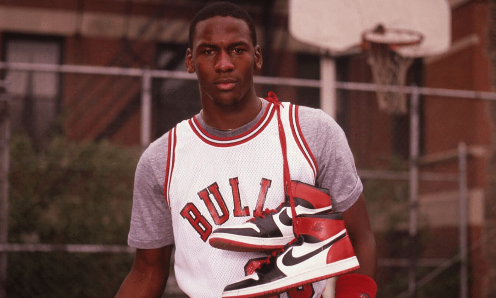 Une paire de Air Jordan de Michael Jordan devient la plus chère de  l'histoire