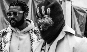 Kalash Criminel a sorti un extrait de son nouvel album R.A.S. "But en Or", le feat avec Damso est une prouesse lyrique et audiovisuelle.